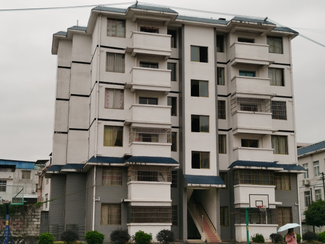 鄉鎮學校的教師周轉房 楊有開 攝.jpg