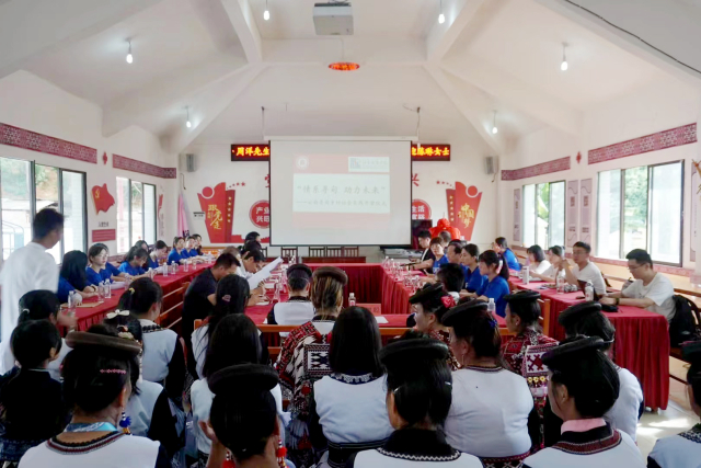 華東師大社會(huì)發(fā)展學(xué)院“情系尋甸 助力未來”暑期鄉(xiāng)村社會(huì)實(shí)踐在云南尋甸縣澤鐵村開營.jpg 華東師大社會(huì)發(fā)展學(xué)院“情系尋甸 助力未來”暑期鄉(xiāng)村社會(huì)實(shí)踐在云南尋甸縣澤鐵村開營.jpg