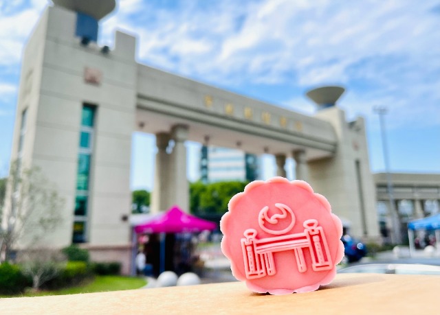 同學們制作的創意月餅 祝諸銘 攝.jpg