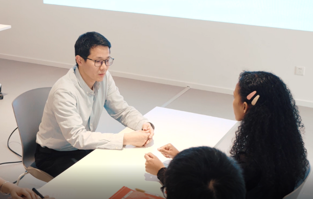 寧波大學非洲籍留學生與醫療隊醫生門診對話實戰訓練 學校供圖.png