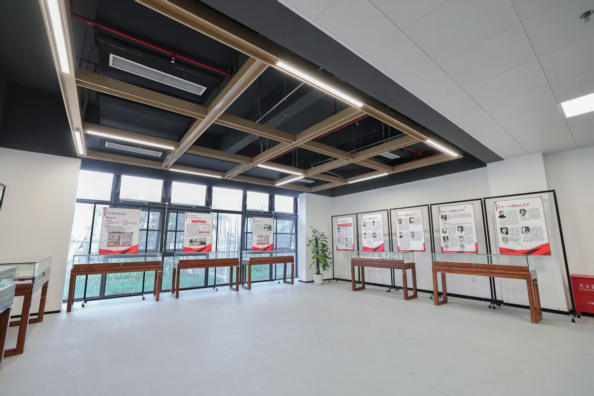 寧波大學抗戰主題紀念展館展覽現場  學校供圖.jpg